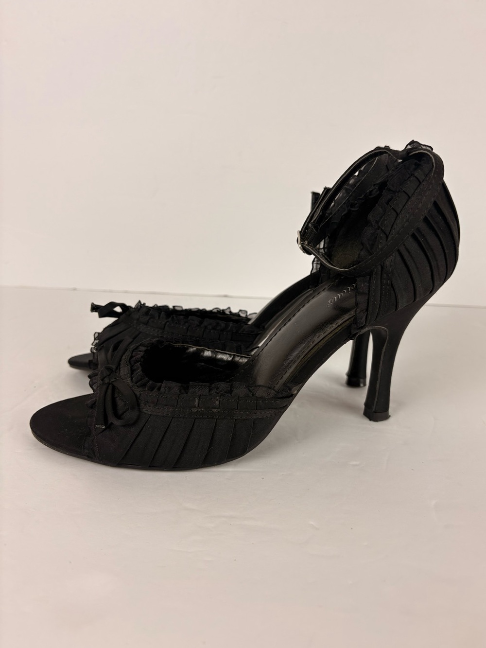 Delicious Open Toe Lace Bow Slip On Kitten Heels in Black - Picture 7 of 10